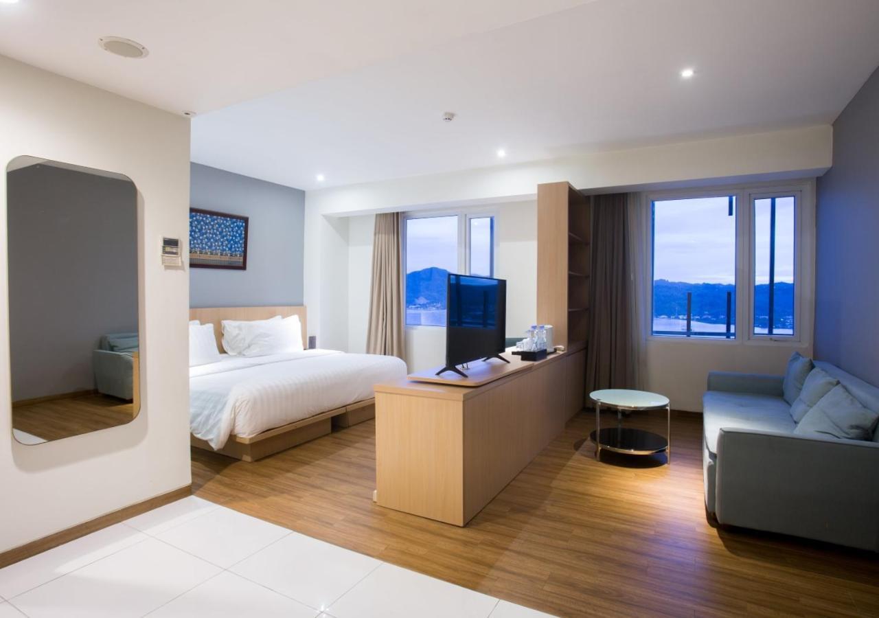 Hotel Santika Premiere Ambon Exterior foto
